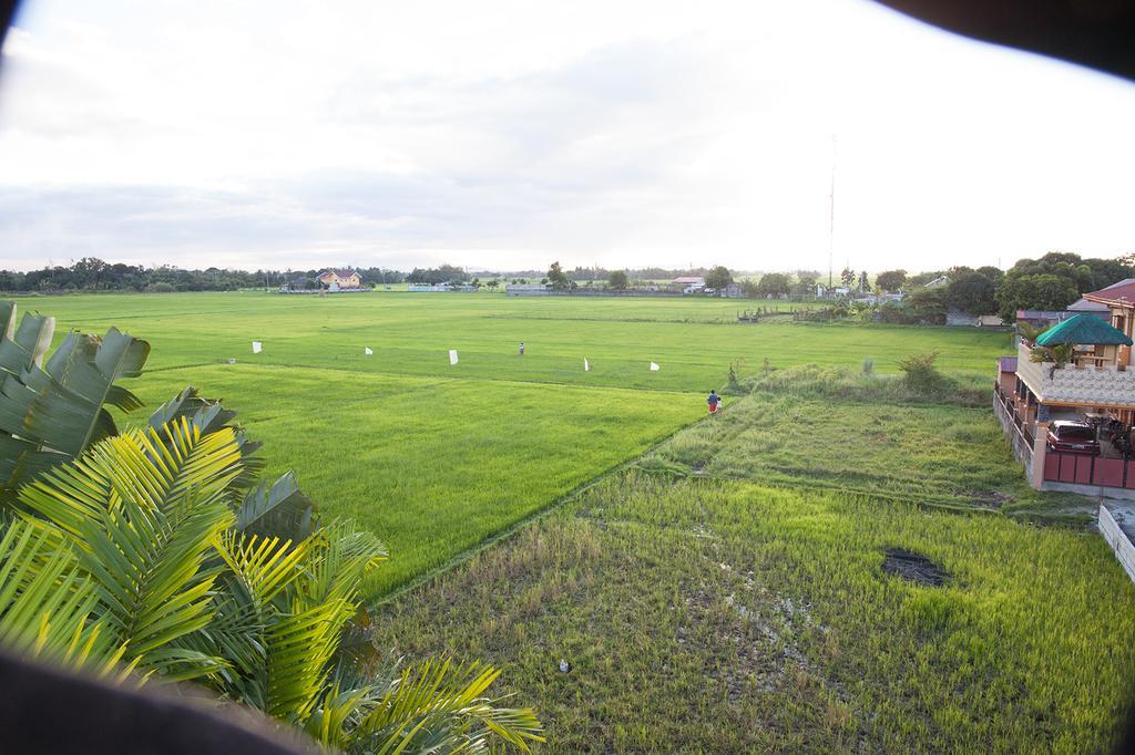 Sir Nico Guesthouse And Resort Pulilan Esterno foto