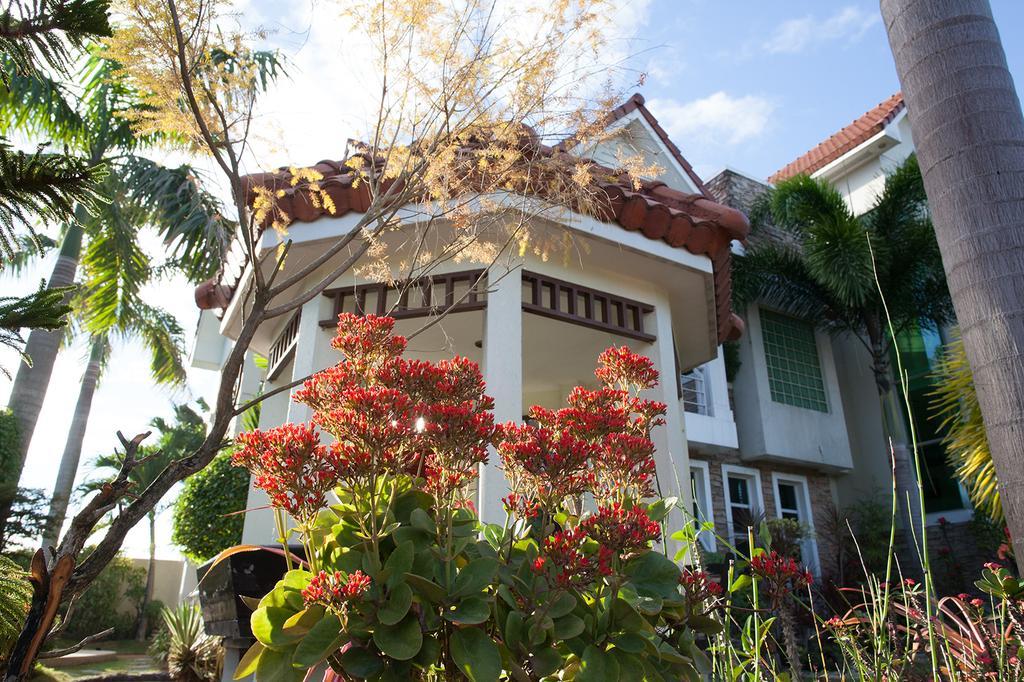 Sir Nico Guesthouse And Resort Pulilan Esterno foto