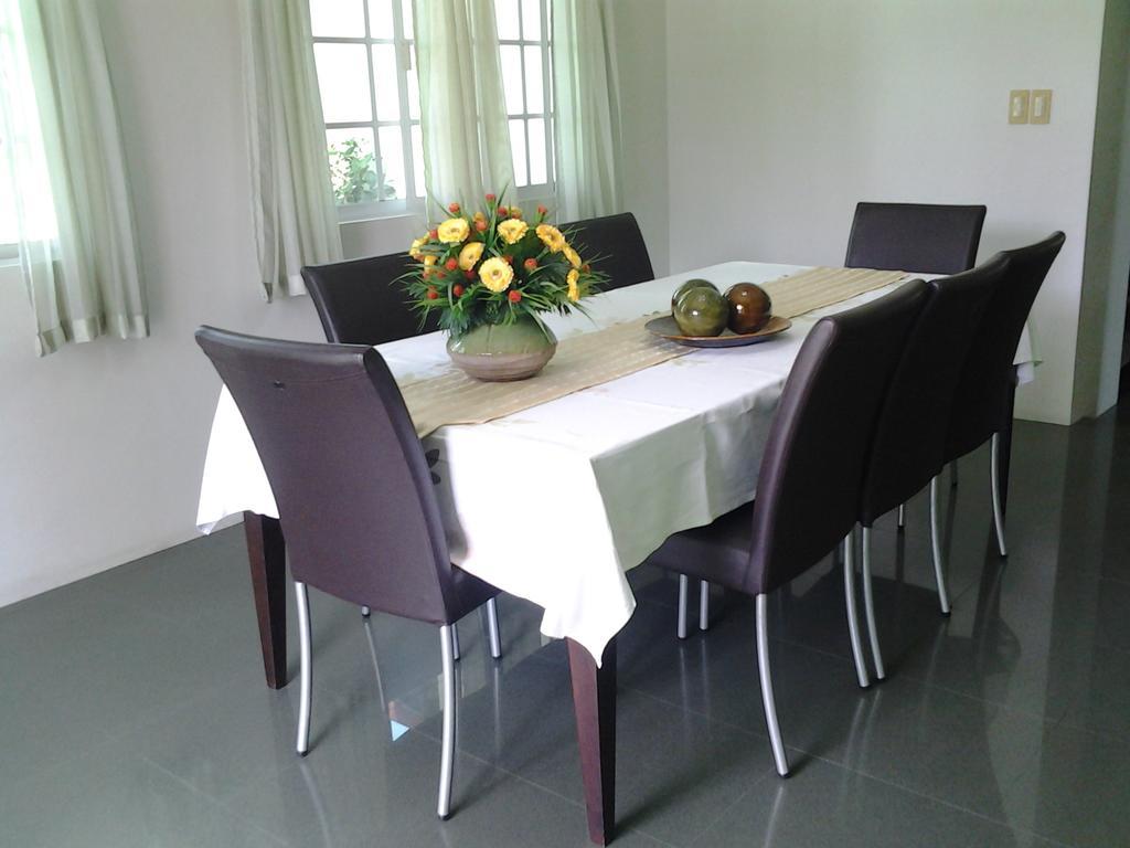 Sir Nico Guesthouse And Resort Pulilan Esterno foto